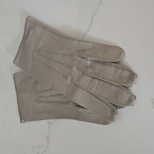 Driving gloves